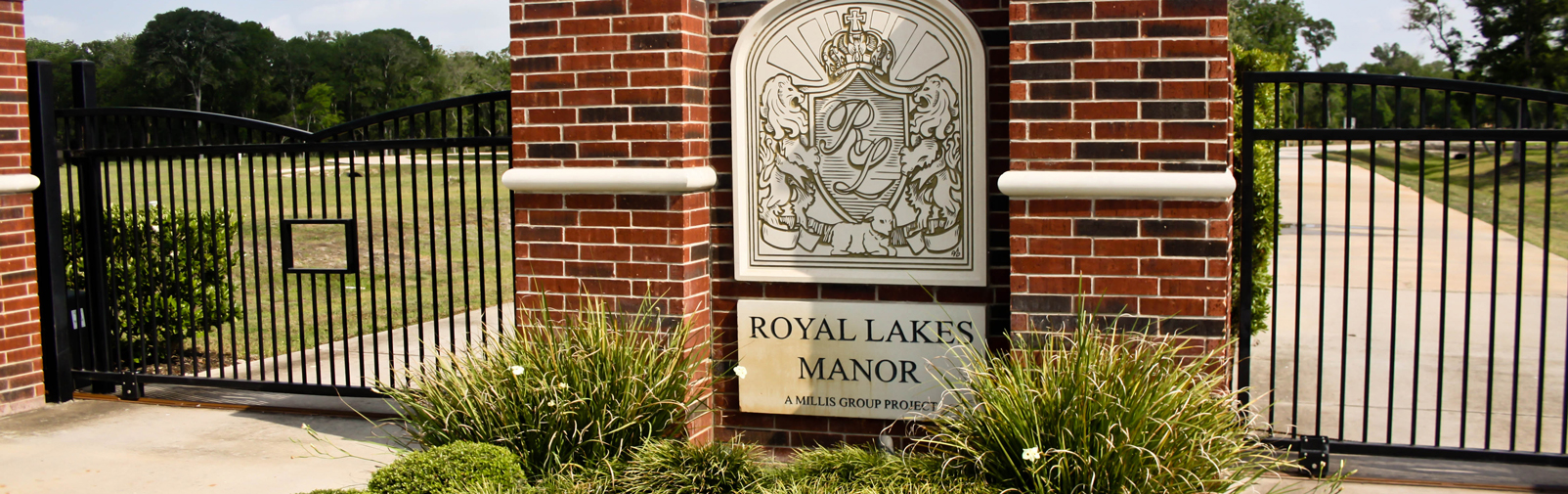 Royal Lakes Manor
